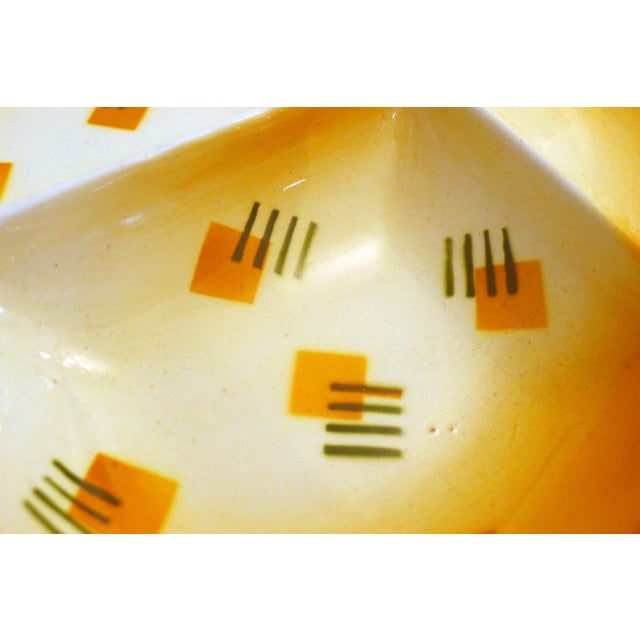1940s Modernist Bauhaus Earthenware Appetizer Dish with Graphic Decor, Germany, 1930s For Sale - Image 5 of 12