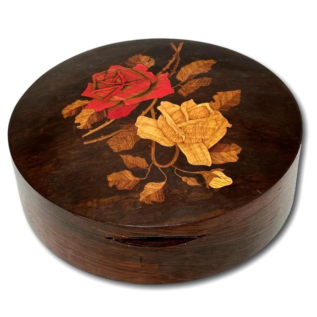 Fine Antique Art Nouveau Ladies Rosewood Locking Vanity Box With Beautiful Rose Flowers Marquetry - Inlay Work For Sale - Image 9 of 12