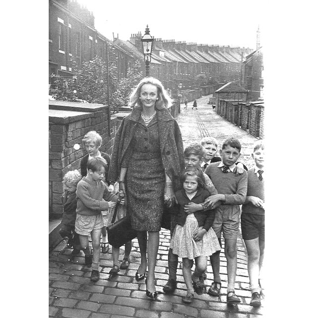 White "Shots of Style: Great Fashion Photographs Chosen by David Bailey" 1985 For Sale - Image 8 of 9