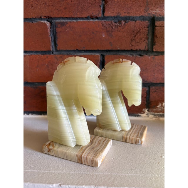 Mid 20th Century Vintage Onyx Horse Head Bookends Pair – Banded Stone Chess Knight Sculptures For Sale - Image 5 of 16