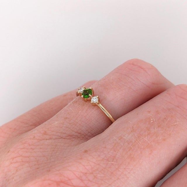 Contemporary Dainty Tsavorite Ring W Earth Mined Diamonds in Solid 14k Gold | Round 3mm For Sale - Image 3 of 8