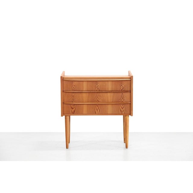 Mid-Century Modern Danish Design Pine Wood Chest of Drawers For Sale - Image 3 of 6