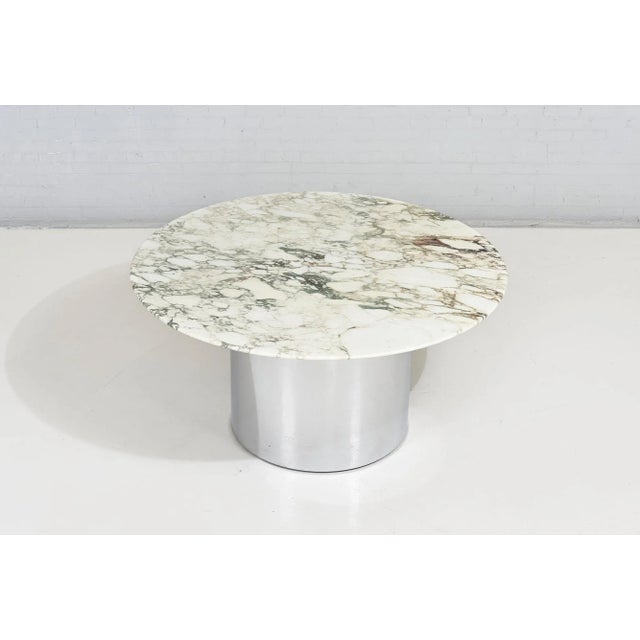 Mid-Century Modern Arabescato Marble and Stainless Steel Drum Dining Table Stone International Italy, 1970 For Sale - Image 3 of 10