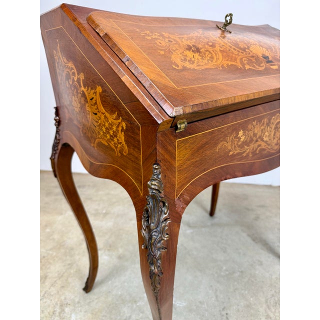 Early 20th Century Antique French Louis XV Style Ormolu Mounted Marquetry Inlaid Slant Front Ladies Desk For Sale - Image 5 of 12