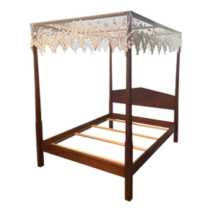 Vintage Traditional Chippendale Style Solid Mahogany Queen Size Four Poster Pencil Canopy Bed