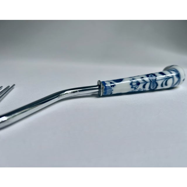 Mid 20th Century Japanese Blue Danube Porcelain Cake Breaker For Sale - Image 14 of 18