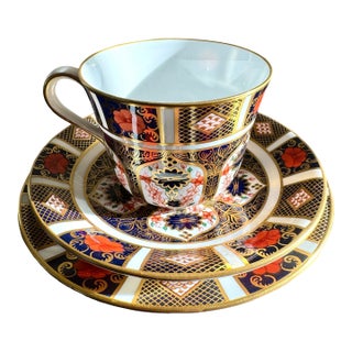 1968 Royal Crown Derby Old Imari Tea Trio ~ Pattern 1128 ~ XXXI - 3pcs For Sale