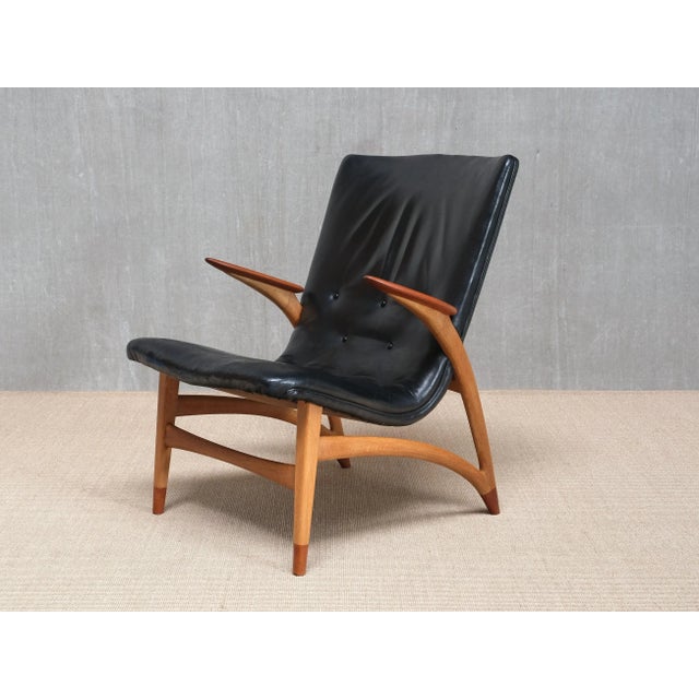 Lounge Chair in Black Leather, Oak & Teak by Arne Hovmand Olsen for J.L. Møllers, Denmark, 1952 For Sale - Image 12 of 15