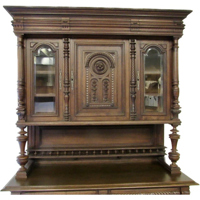 English Early 20th Century Carved Antique English Two Piece Walnut Court Cupboard China Cabinet For Sale - Image 3 of 13