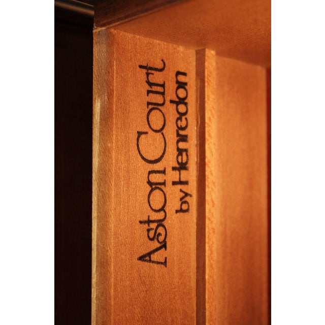 Late 20th Century Henredon Aston Court Georgian Style Burled Mahogany Ten Drawer Dresser For Sale - Image 5 of 18