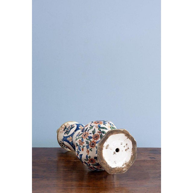 Polychrome Garlic Neck Vase Lamp from Dutch Delftware, 18th Century For Sale - Image 12 of 14