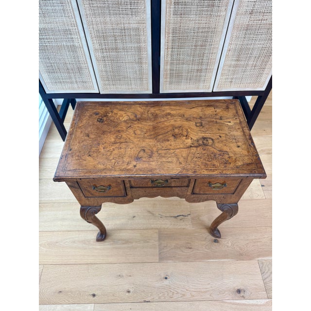 18th Century Queen Anne/Georgian Burled Wood Lowboy/Dressing Table For Sale - Image 4 of 12