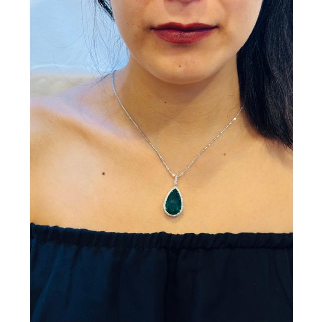GIA Certified 19 Ct Pear Cut Emerald & 1 Ct Diamond Halo Pendent/Necklace 14 KWG For Sale - Image 12 of 18