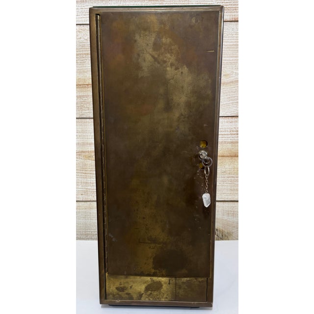 French Belle Epoque Bronze & Glass Angled Showcase/Vitrine, Paris, C. 1900 For Sale - Image 13 of 14