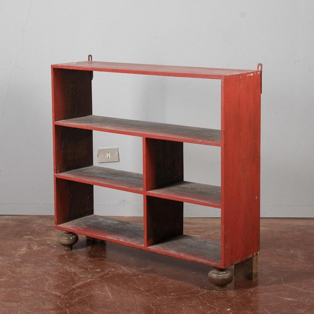 This solid fir bookcase/étagère is a functional and versatile piece of furniture, ideal for adding an industrial or rustic...