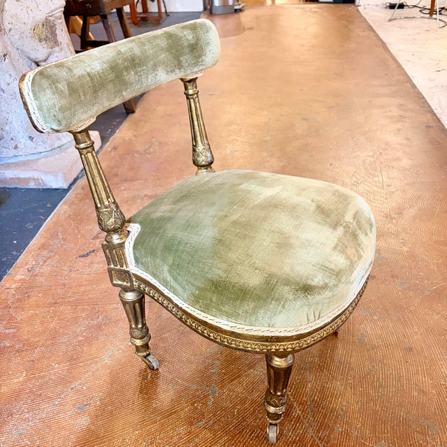 Mid 20th Century Vintage Hollywood Regency Neoclassical Vanity Chair / Slipper Chair in Sage Velvet With Giltwood Frame & Casters For Sale - Image 5 of 12