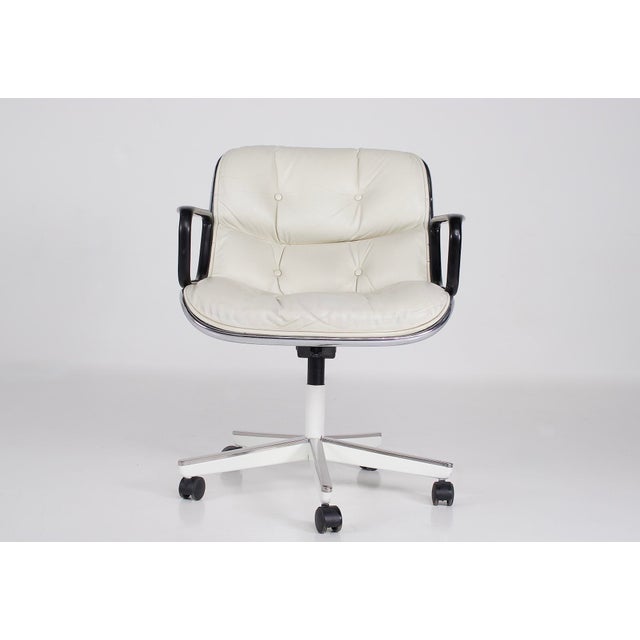 Mid-Century Modern Executive Swivel Armchair from Charles Pollock, 1970s For Sale - Image 3 of 14