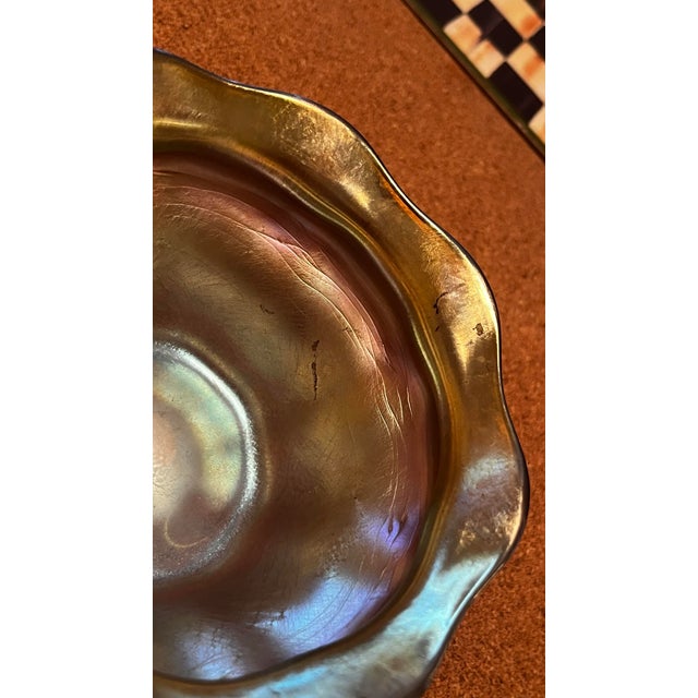 Early 20th Century Louis Comfort Tiffany Gold Iridescent Favrille Ruffled Edge Finger Bowl and Under Plate For Sale - Image 9 of 12
