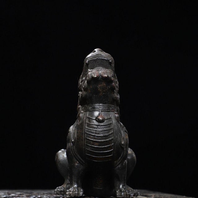Vintage Gilt Bronze Guardian Lion Figure – "Wangtianhou" Roaring Beast Statue For Sale In Los Angeles - Image 6 of 9