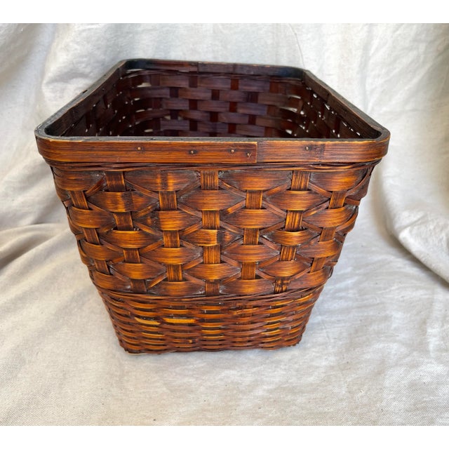 1970s Vintage Woven Split Bamboo/Rattan Basket For Sale - Image 5 of 7