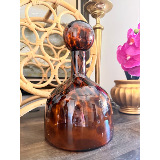 Mid-Century Modern Vintage Tortoise Glass Decanters With Ball Stoppers – Set of 3 For Sale - Image 3 of 7