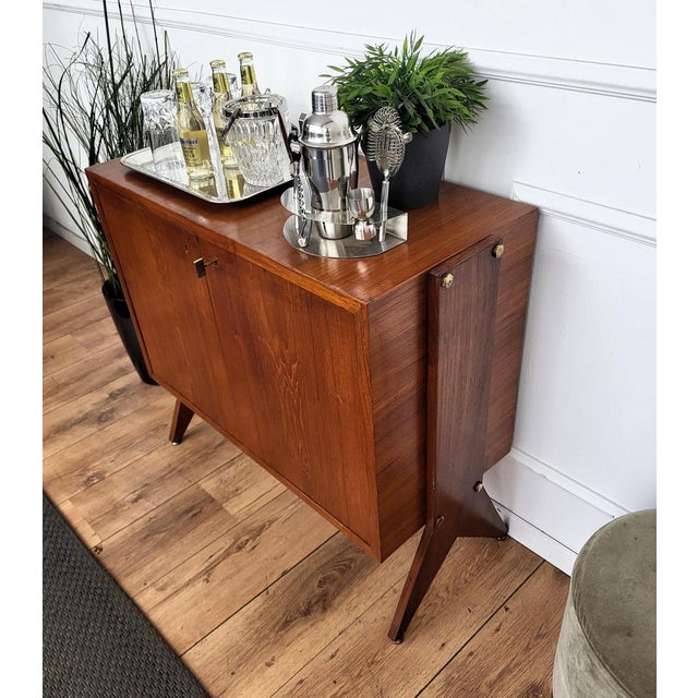 Mid-Century Modern Italian Walnut and Brass Dry Bar Cabinet, 1960s For Sale - Image 6 of 11