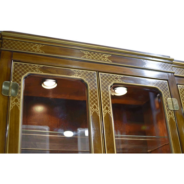 Mid Century Chinoiserie Campaign Lighted Display Curio by Drexel Heritage For Sale - Image 12 of 17