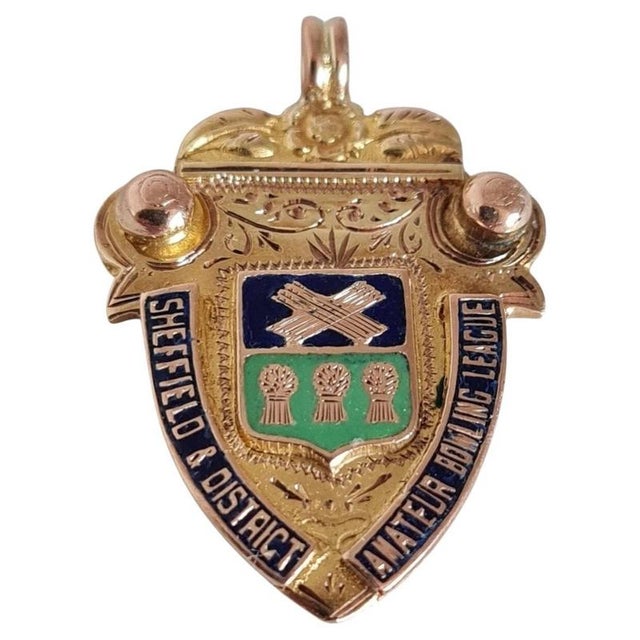 Gold Antique Gold and Enamel Amateur Bowling League Medallion from Vaughton & Sons, 1918 For Sale - Image 8 of 8