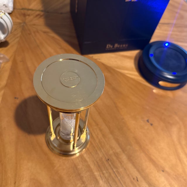 Gold De Beers Diamond Hourglass - 36 Carats For Sale - Image 8 of 12