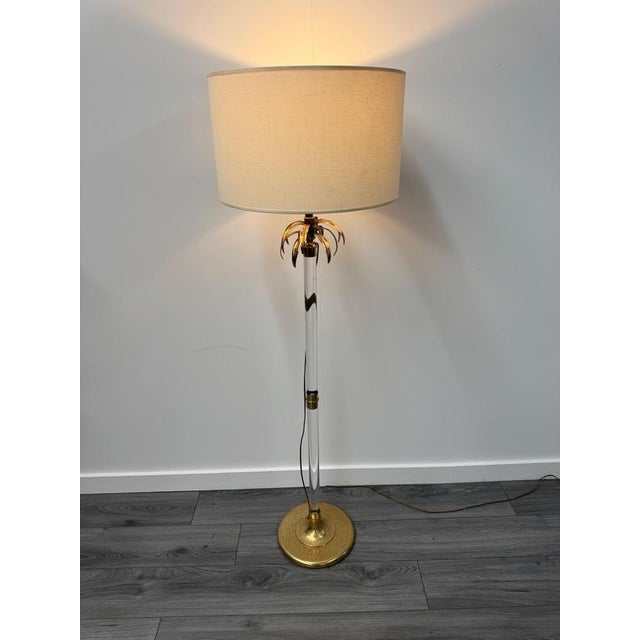 1970s Italian Floor Lamp in Acrylic Glass and Brass with Palm Leaves Motifs, 1970 For Sale - Image 5 of 8
