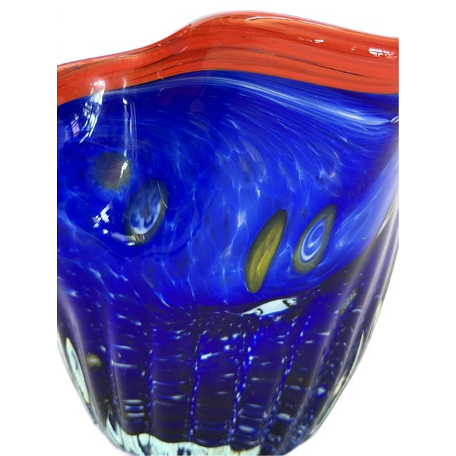 Charming Hand-Blown Small Ruffled Blue Handkerchief Vase With Red Rim in the Style of Dave Chihuly For Sale - Image 10 of 14