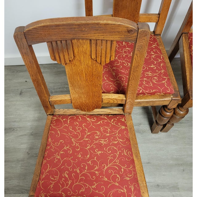 Wood Early 20th Century English Quarter Sawn Oak Draw-Leaf Table With Chairs - 5 Pieces For Sale - Image 7 of 10