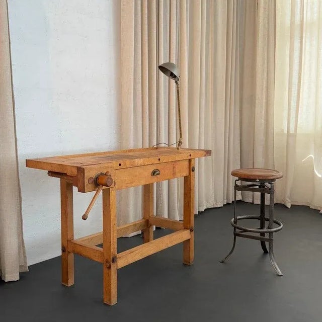 1940s Industrial Maple Carpenter's Workbench Table With Vice For Sale - Image 4 of 10