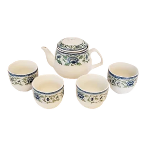 Vintage Tea Pot With Strainer & 4 Cups