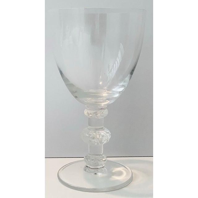 Mid-Century Modern Signed 1950’s Vintage Lalique ‘Saint Hubert’ Crystal Water or Wine Goblet With 3 Frosted Leaf Decorations on the Stem, Art Deco Style- Set of 8 For Sale - Image 3 of 12