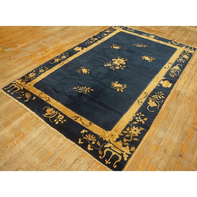 Chinese 1920s Navy Ground Vase Deco Antique Chinese Peking Knotted Wool Rug 5' X 7' 7" For Sale - Image 3 of 9