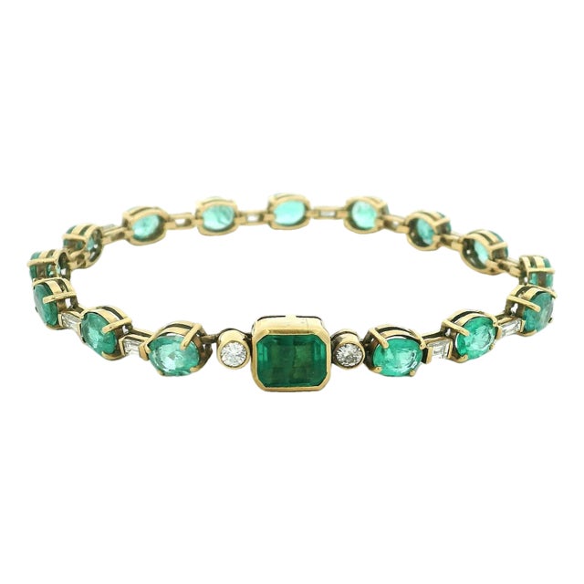 1990s 18k Yellow Gold Colombian Emerald and Diamond Line Bracelet, 7.5 Inches For Sale