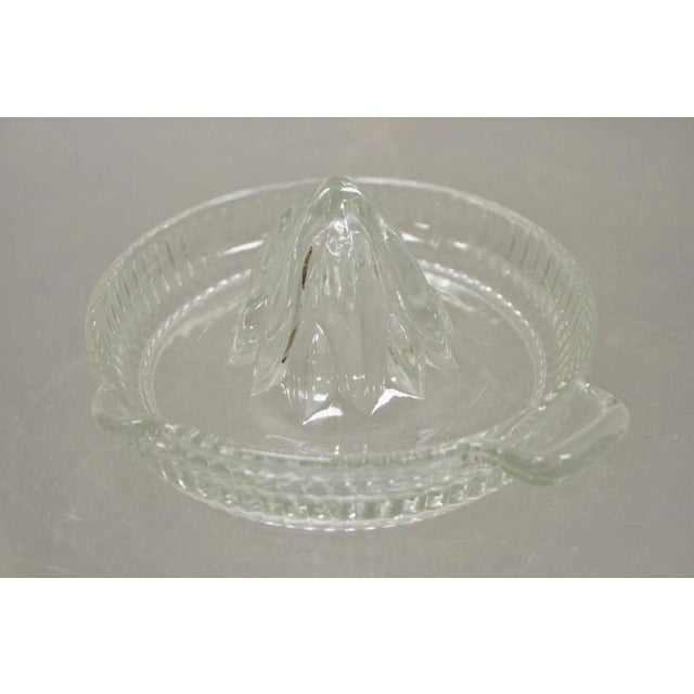 Art Deco Vintage Art Deco Clear Glass Ribbed Hand Juicer Citrus Orange Handle & Lip For Sale - Image 3 of 9