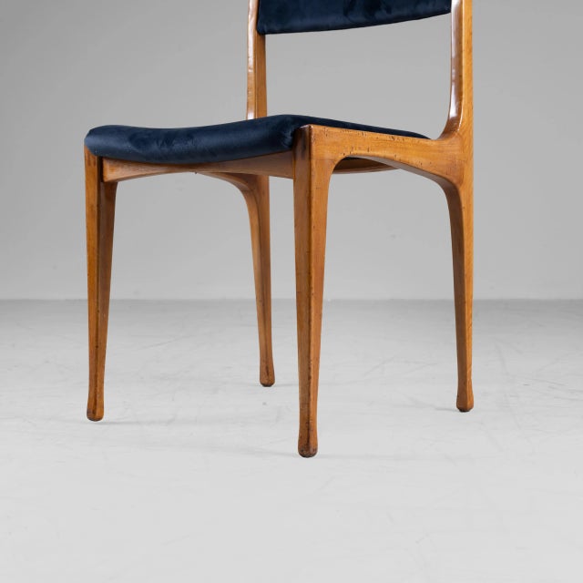 Model 693 Chairs in Wood and Blue Velvet by Carlo de Carli for Cassina, 1957, Set of 6 For Sale - Image 6 of 13