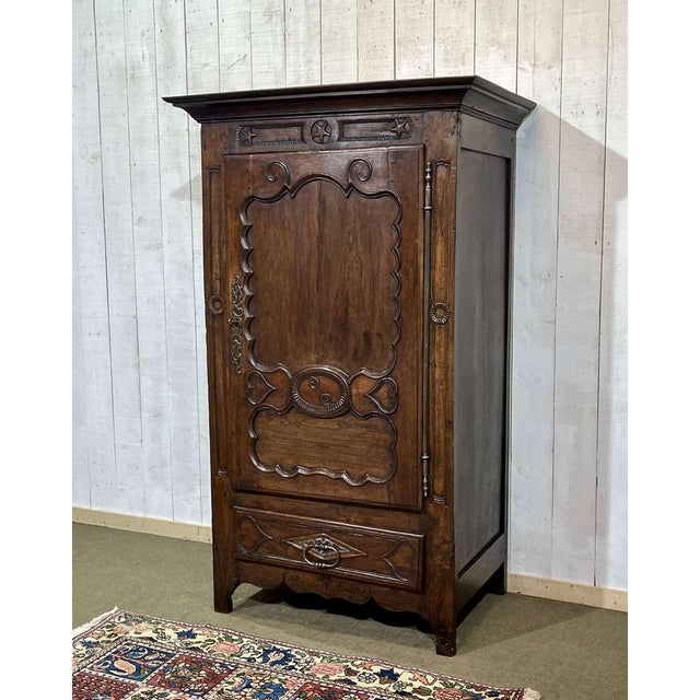 Walnut Bonnet Maker, 18th Century For Sale - Image 5 of 18