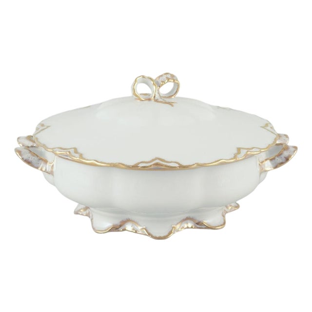 Haviland Round White Porcelain Tureen with Lid. 1930s For Sale