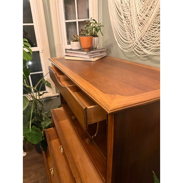 Wood 1950s Tomlinson Sophisticate East Gentleman’s Chest For Sale - Image 7 of 10