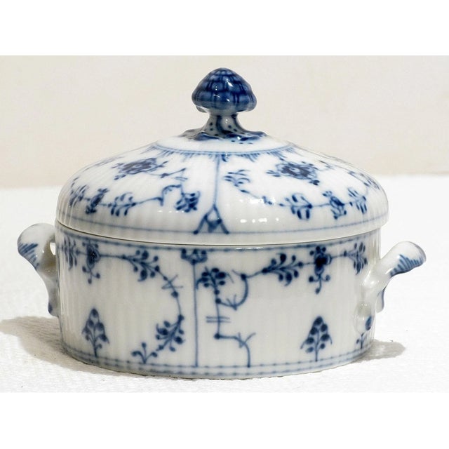 Mid-Century Modern Vintage Royal Copenhagen Blue Fluted Plain Covered Sugar Bowl 4" Denmark For Sale - Image 3 of 5