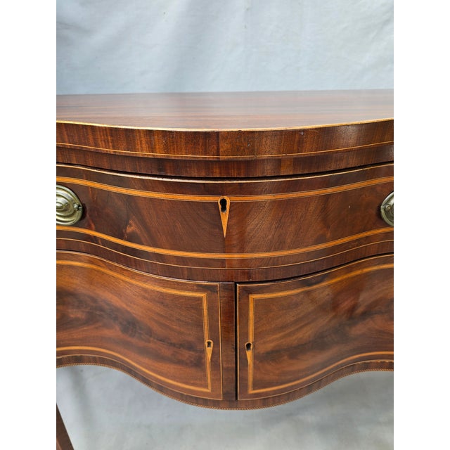 Traditional Mid 19th Century Mahogany Sideboard in the Style of George III For Sale - Image 3 of 18