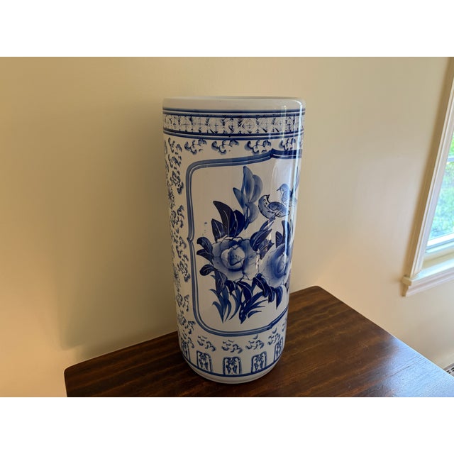 Vintage Chinoiserie Blue and White Porcelain Umbrella Stand For Sale In South Bend - Image 6 of 13