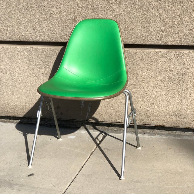 Herman miller eames molded plastic chair clearance