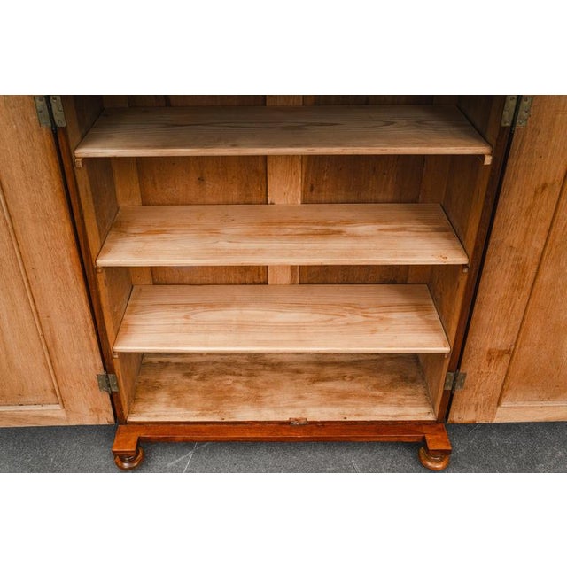 Late 19th Century Gründerzeit Vertiko in Walnut For Sale - Image 14 of 18