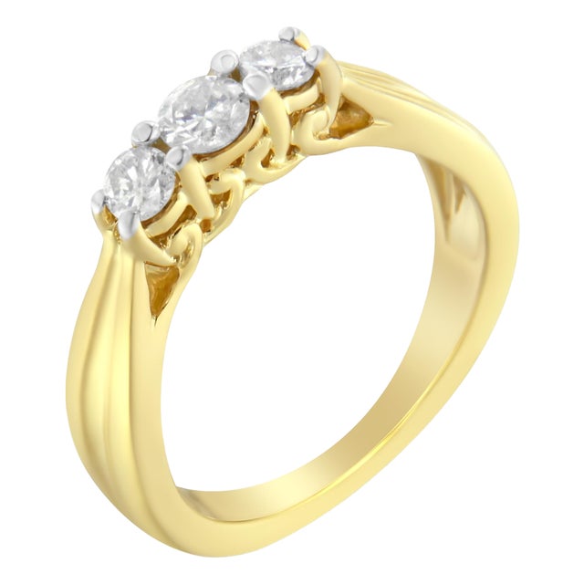 10K Yellow Gold Three-stone Diamond Ring (0.50 cttw, J-K Color, I2-I3 Clarity) - Size 6 For Sale