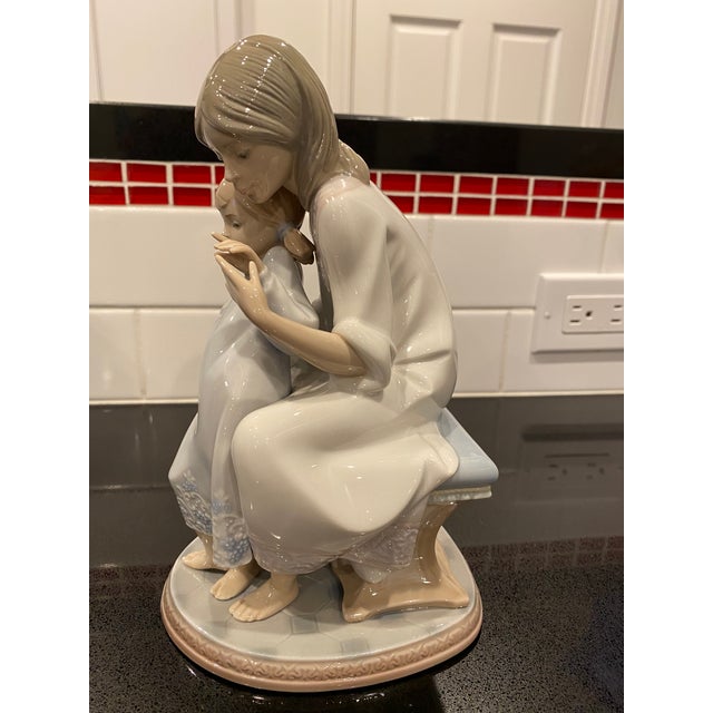 Ceramic 1980s Lladro #1527 "Tenderness" Original Box Beautiful Mother/Child Sentimental For Sale - Image 7 of 9