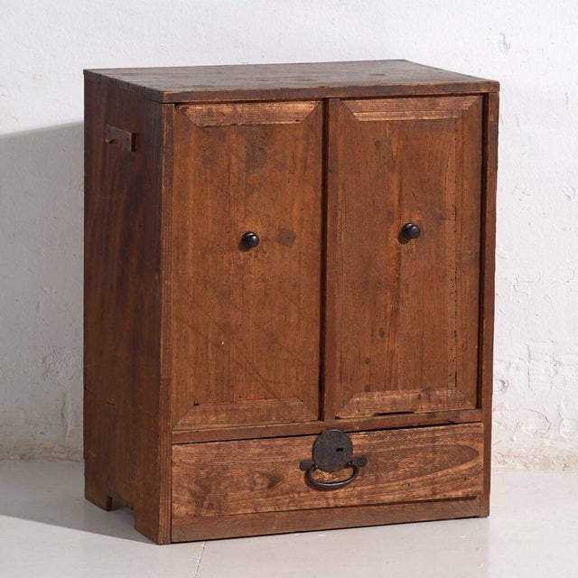 Ancient Japanese Cedar Mizuya Ko-Dansu For Sale - Image 12 of 12